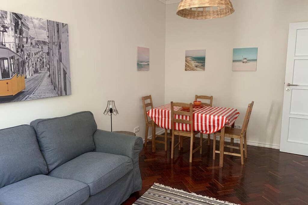 Casa Do Largo Sardinha - Very Central Apartment With Ac Lisboa Extérieur photo